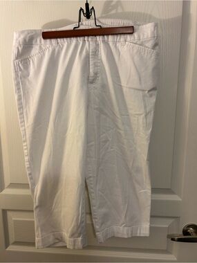 St. John’s Bay women’s white Caprice size 16